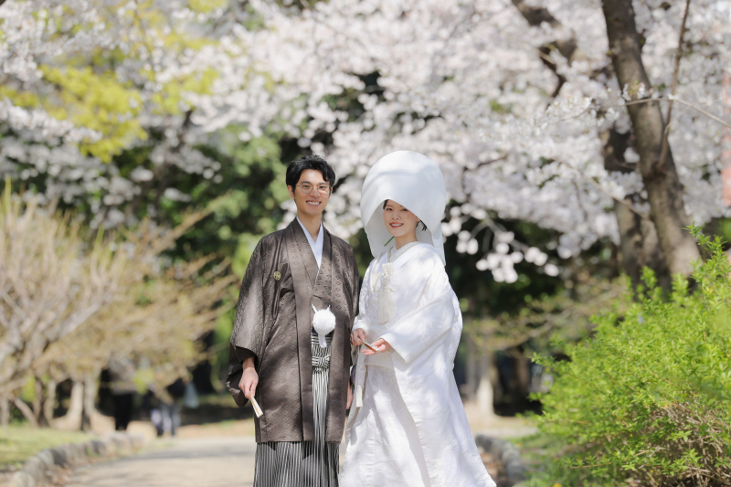【花婿和装】色で魅せる!3つの紋付袴スタイルで自分らしさを演出