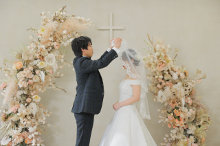 チャペルスタジオ撮影♡ティアラが輝く王道花嫁スタイル