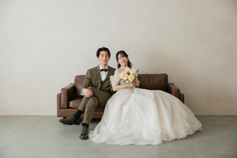 光を味方にする、主役級ウェディングドレス