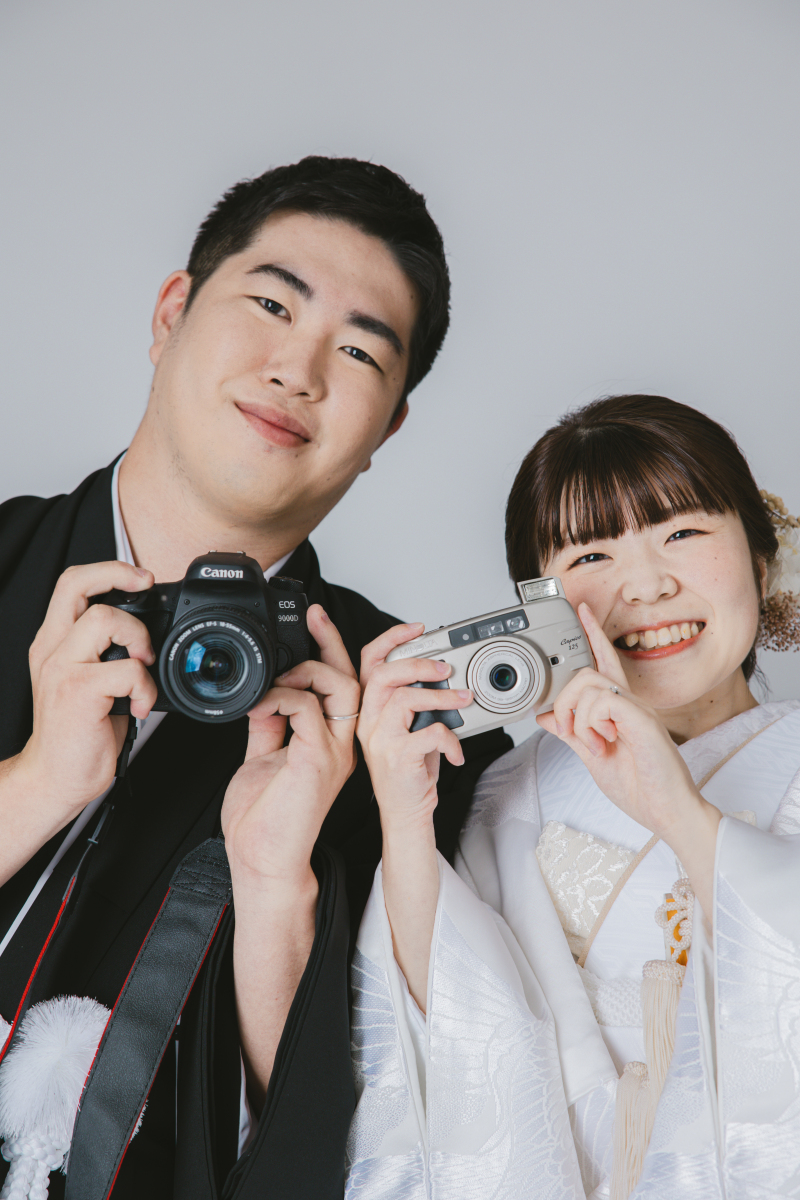 シンプルな背景でお二人の思い出と！