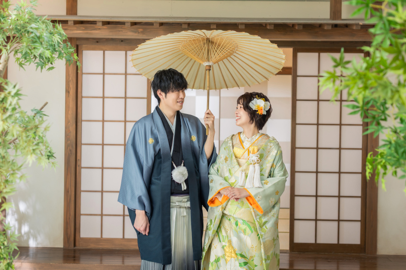 【和装×屋内庭園｜パステルグリーンの色打掛でふんわり優しい和装フォト】