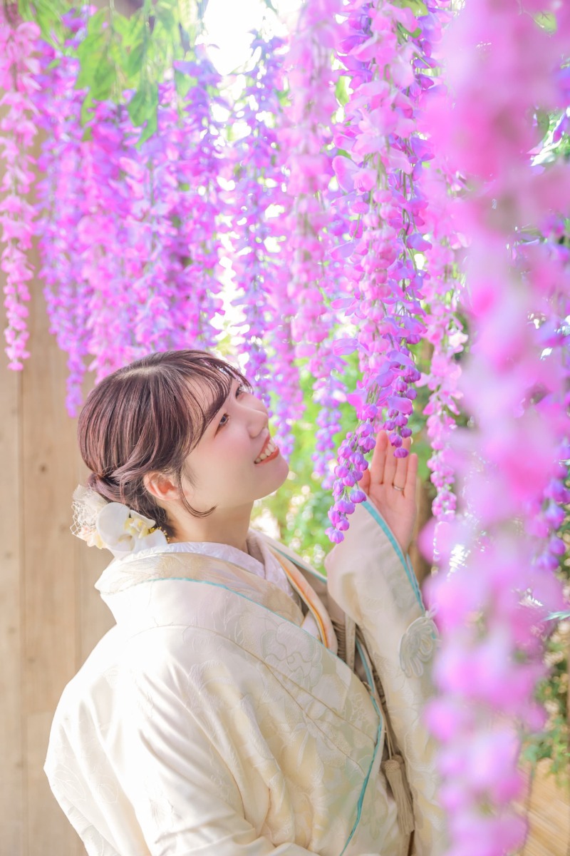 白無垢×洋髪綿帽子スタイル 〜お花を添えて、自分らしく着こなす和装フォト〜
