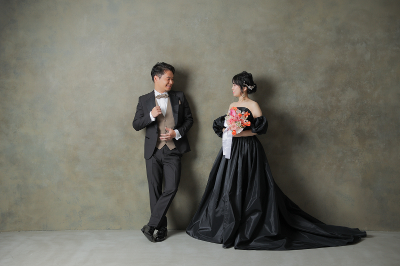 大人花嫁にご紹介したい黒のカラードレス「Camelia」