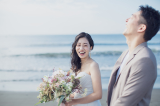 品の良い海辺のフォトウェディング