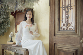 フォトウェディングで小物を持ち込んで撮影する