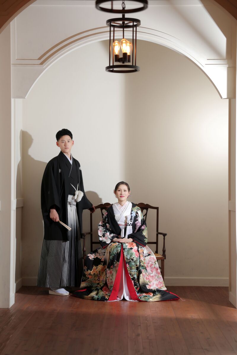 色打掛紹介〜鶴や花々が美しい上品な黒【色21】〜