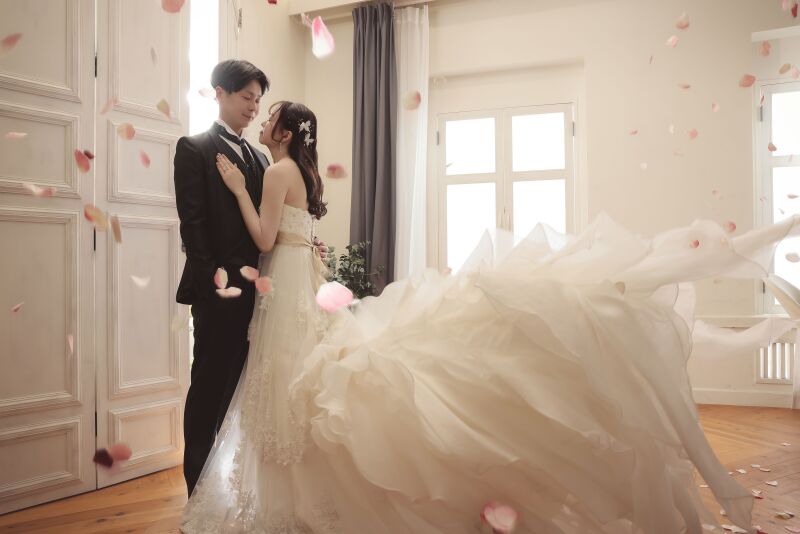 ウェディングドレス紹介♪ 〜ジルスチュアート エンパイアラインドレス〜