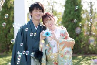 小物で「二人らしさ」を演出