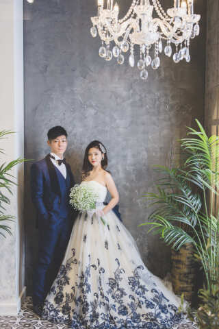 シンプル可愛いカラードレスでスタジオ＆ガーデン撮影