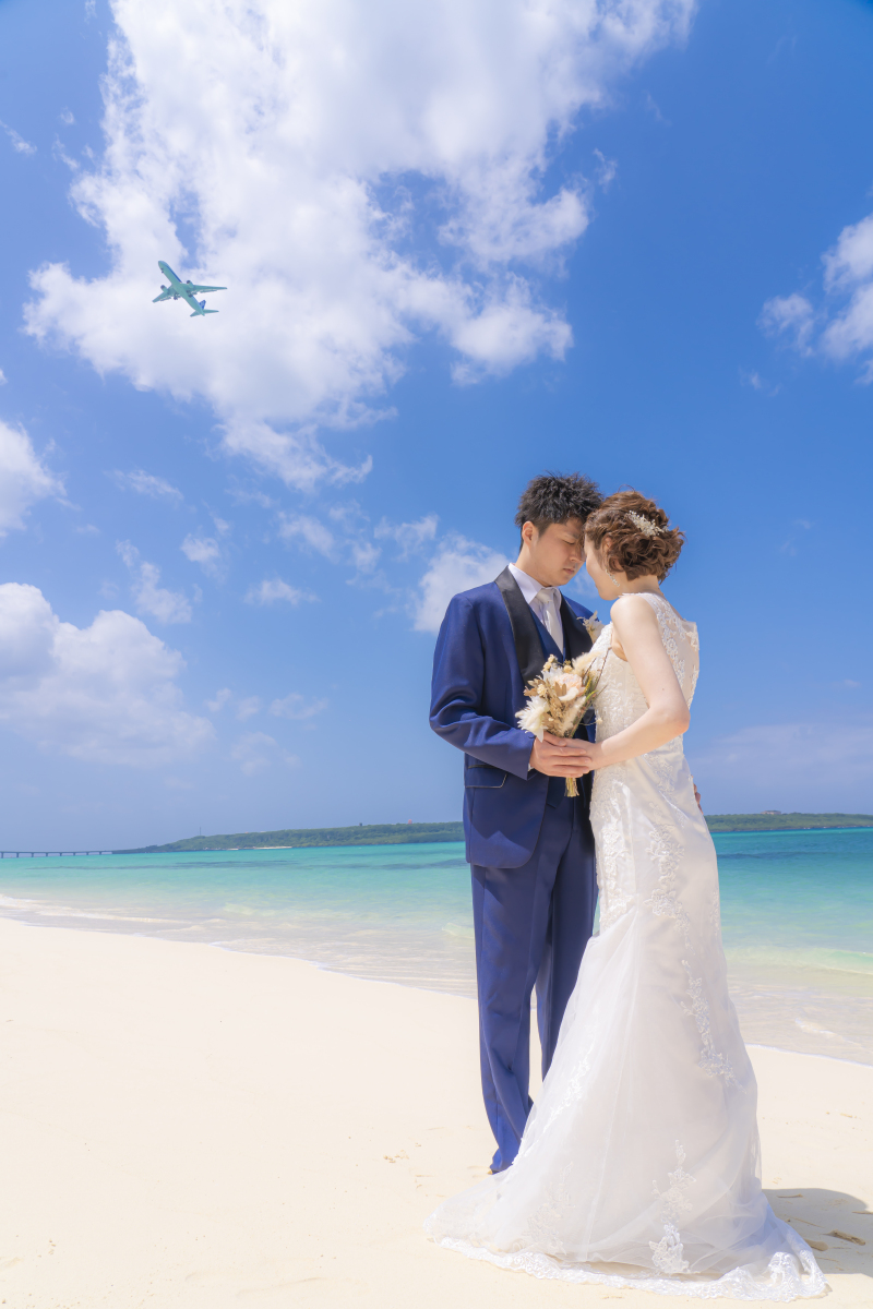 宮古島の青と白のコントラストが美しいフォトウェディング