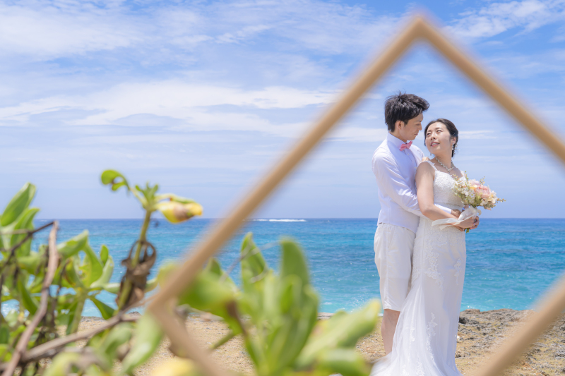 宮古島の花を上手に使って印象的なフォトウェディングを