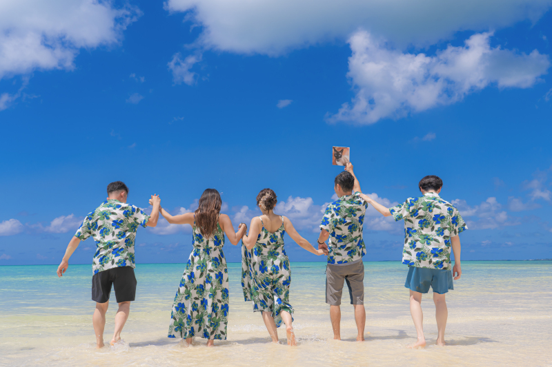 カラードレスや持ち込みの衣装での撮影もOK☆