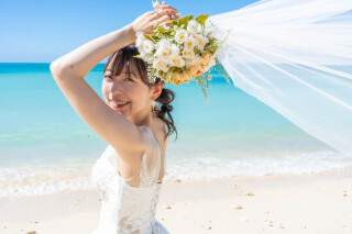 11月の宮古島フォトウェディングにぴったりなアクセサリー＆ブーケ提案①