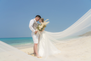 ラスティックウェディング