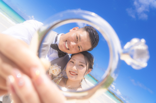 宮古島の自然に溶け込む、ナチュラル×洗練のウェディングメイク