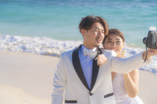 意外性のあるポーズでフォトウェディングをさらに特別な思い出に