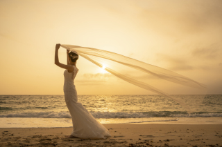 宮古島でのフォトウェディングのドレスの選び方