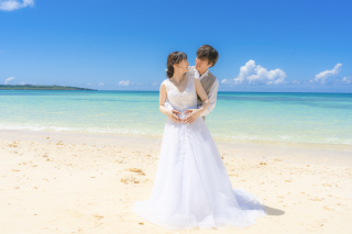 ドレスのデザインいろいろ♡どれを選んでも同一料金でお持ち込みも無料です