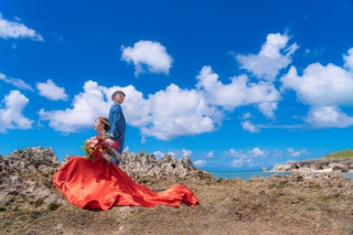 カラードレスや持ち込みの衣装での撮影もOK☆