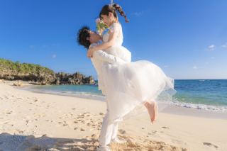 宮古島でのウェディングフォトには足元にもこだわりを