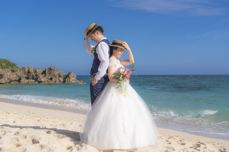 アイテムひとつ加えるだけでもおふたりらしいお写真に