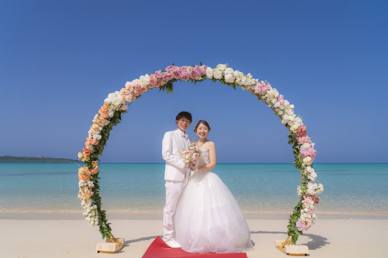 宮古島の美しいビーチで行う結婚式
