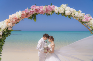 宮古島でのウェディングフォトを花で彩る方法