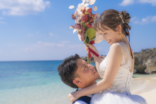 秋の宮古島でのウェディングフォトに似合うメイクスタイル