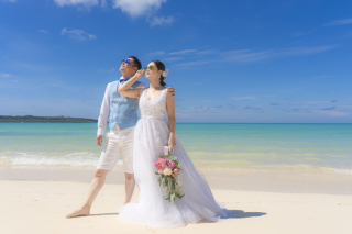 夏の宮古島で爽やかなシーンを