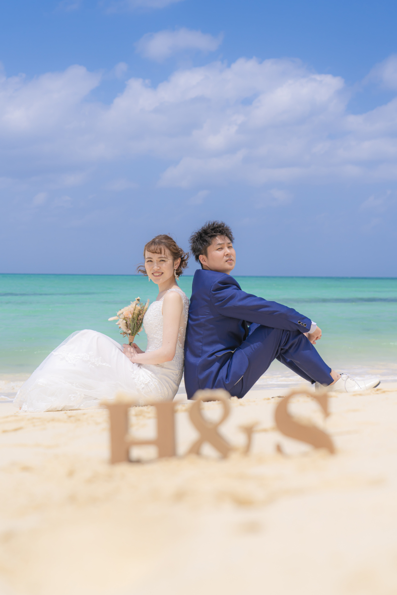 宮古島の青い空と海に映える！夏らしい小物で彩るフォトウェディング
