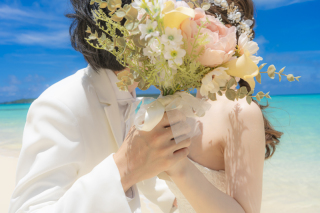 結婚式や披露パーティに前撮り写真を飾りましょう♡アイテムや飾り方は？