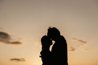 壮大なオープニングムービーへ