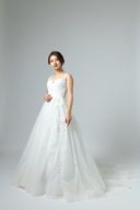 【studio clori. 】ウエディングドレスのご紹介♪ーAラインドレスー