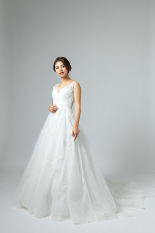 【studio clori. 】ウエディングドレスのご紹介♪ーAラインドレスー