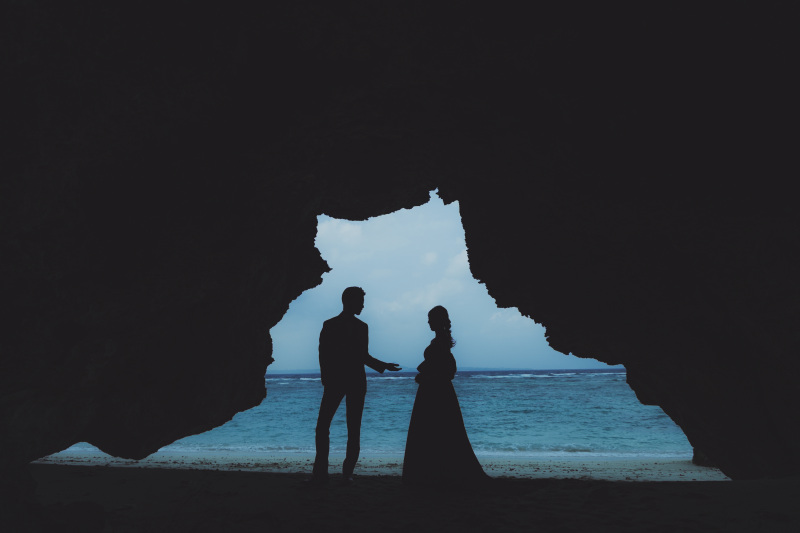 青い空と海に包まれて ― 沖縄ロケーションフォト