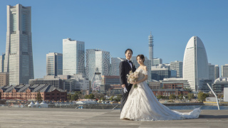 青空背景に爽やかな大桟橋