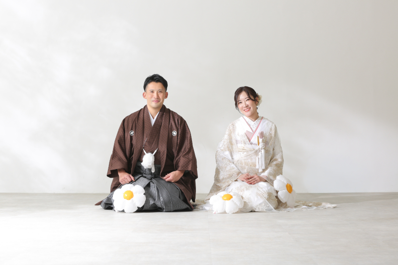  シンプルな白い背景でお二人らしく！