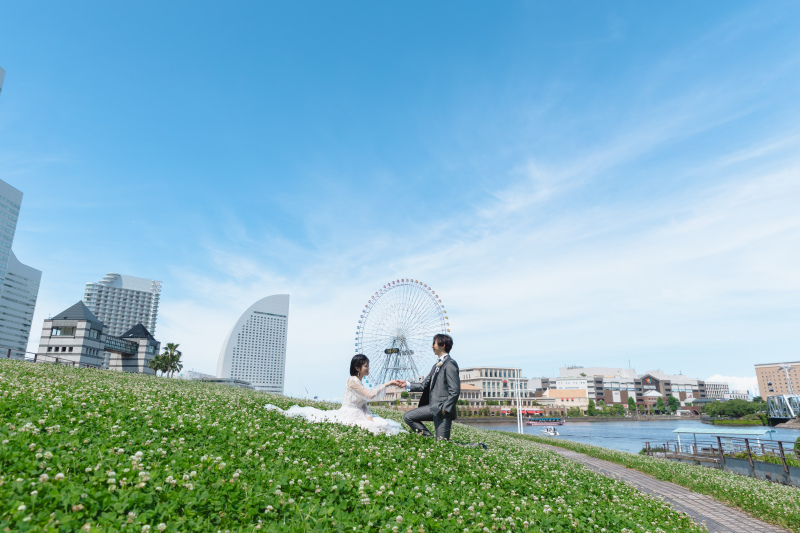 みなとみらいの景色と芝生で撮影!