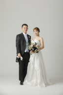 シンプルなスタジオで好きなアイテムと