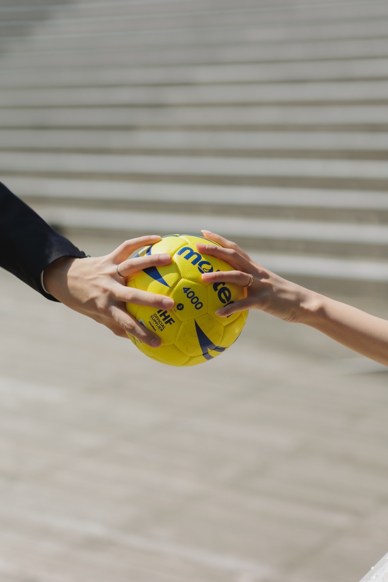 澄み渡る青空、大桟橋で