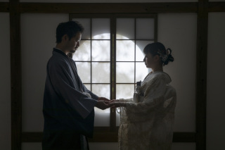 和装も洋装もお二人らしく