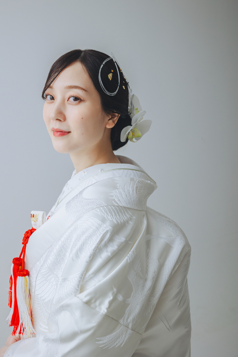 心を込めた和装ウェディングフォト - 緑の中での美しい瞬間