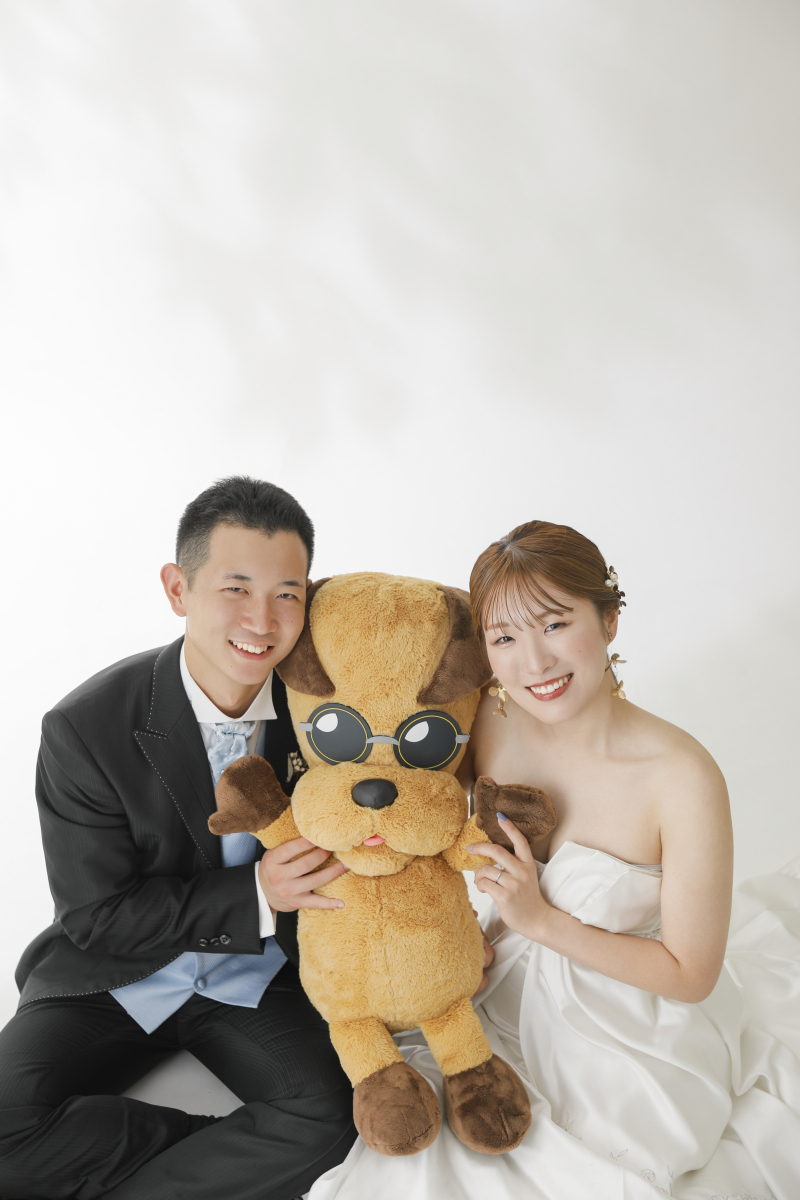 シンプルなスタジオで好きなアイテムと