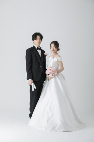 シンプルな背景で