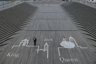 雪降る大桟橋夜景ロケーション！