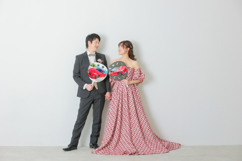 スタジオならウェディングドレスもカラードレスもぜひ！photo by 谷澤明美