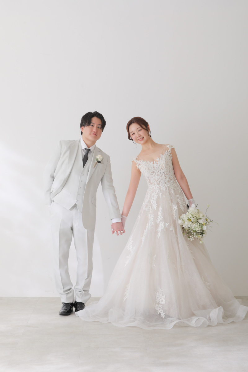 白いシンプルな背景で韓国フォト！