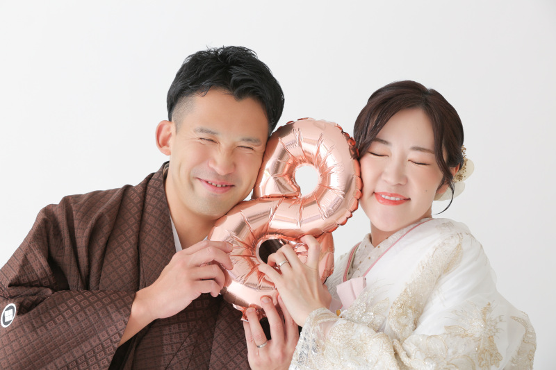  シンプルな白い背景でお二人らしく！
