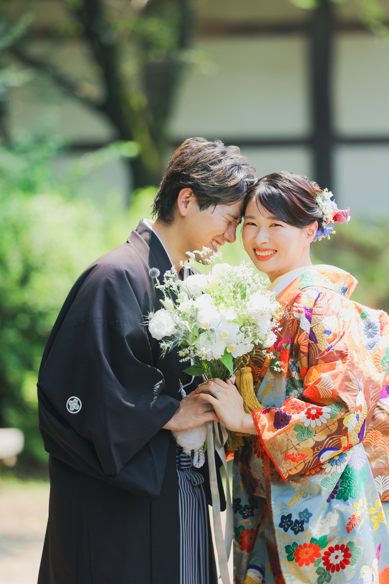 季節のお花を纏って 新緑に映える彩り豊かな色打掛 photo by 谷澤明美
