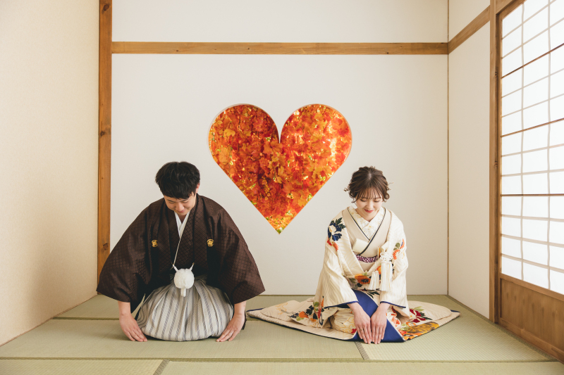 秋を先取り!いの目窓を紅葉にした屋内庭園スタジオ撮影!